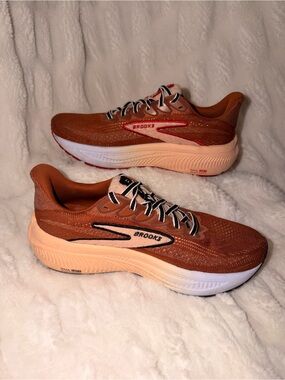 Brooks Ghost 17 Disney Chip & Dale Brown Mesh Running Sneakers Womens US 8.5